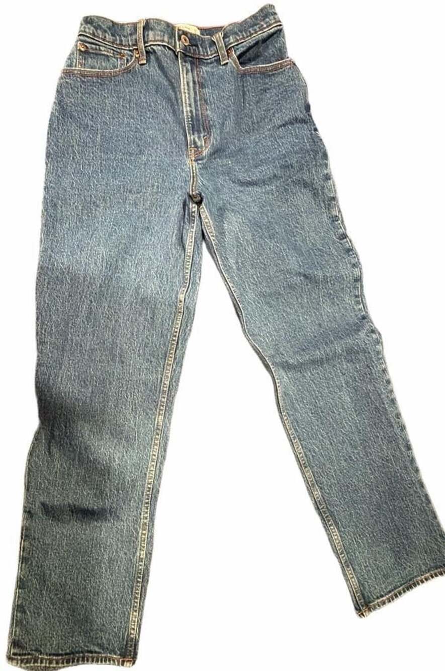 Abercrombie & Fitch Curve Love The '90s Straight Ultra High Rise Jeans